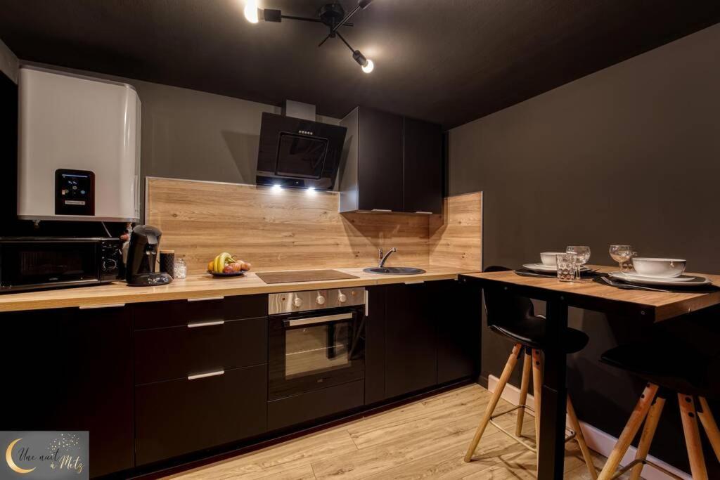 La Chambre Noire Au Coeur De Metz Eksteriør billede